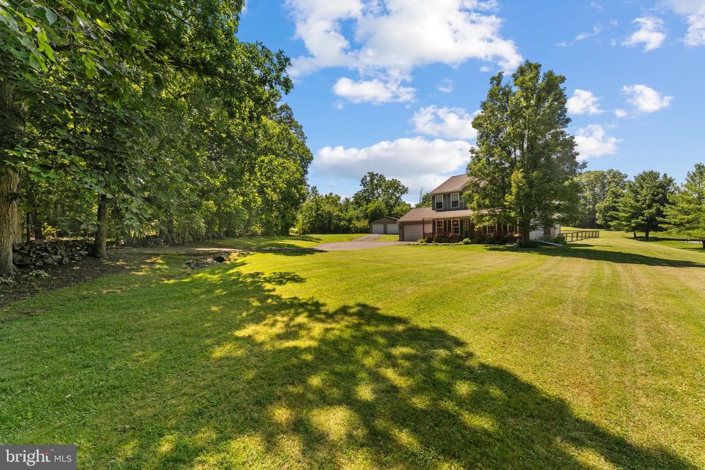 24 Hendricks Road photo 3