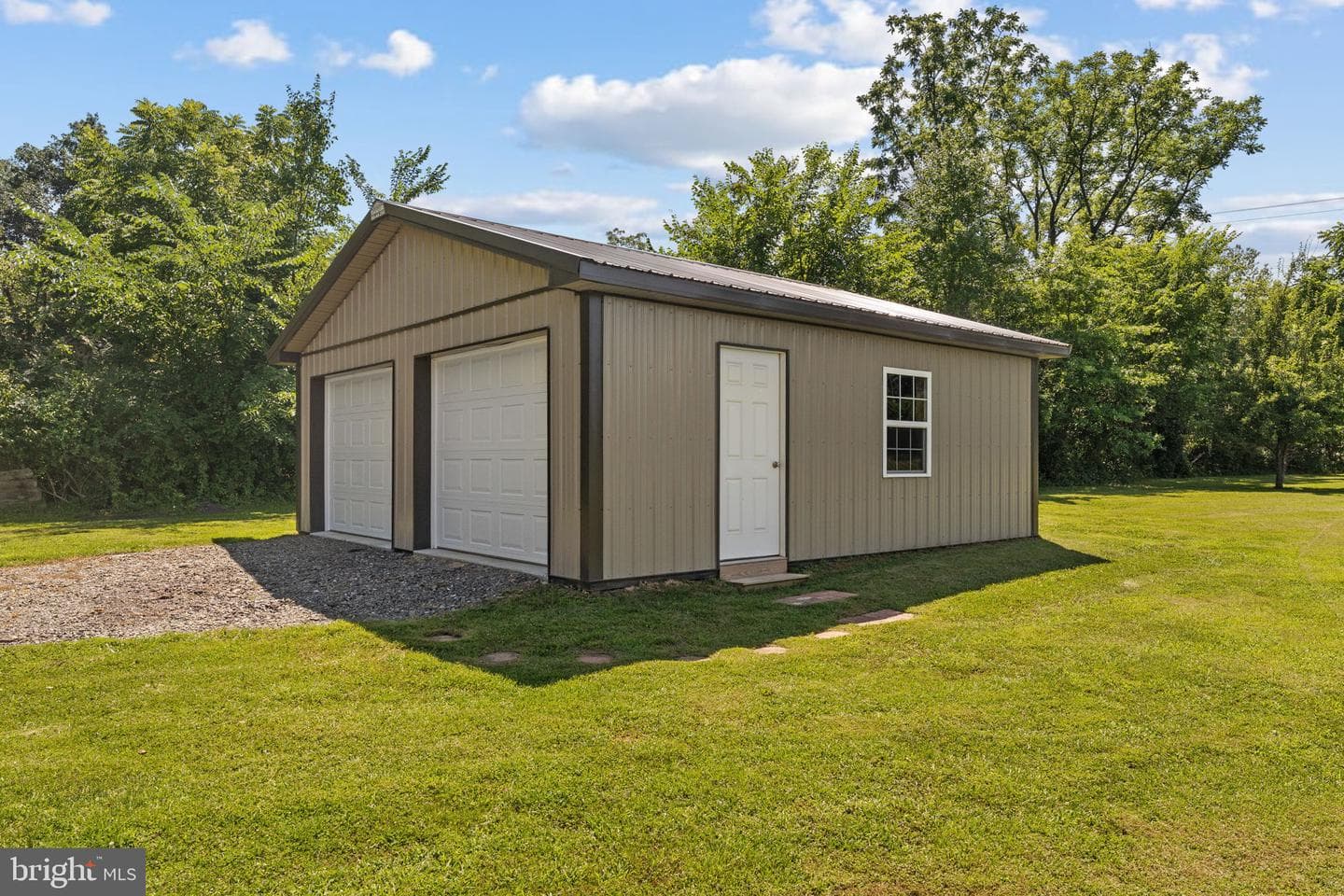 24 Hendricks Road photo 34