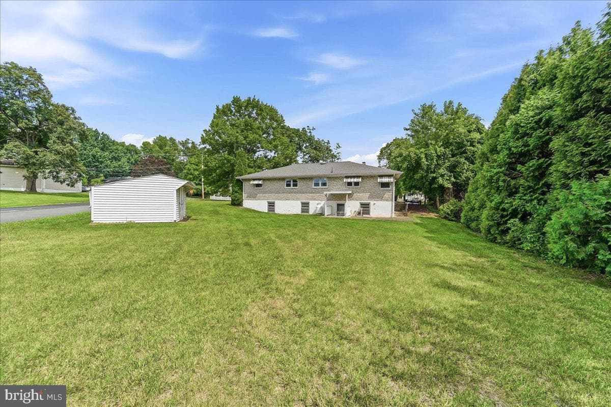 67 1st Avenue photo 32