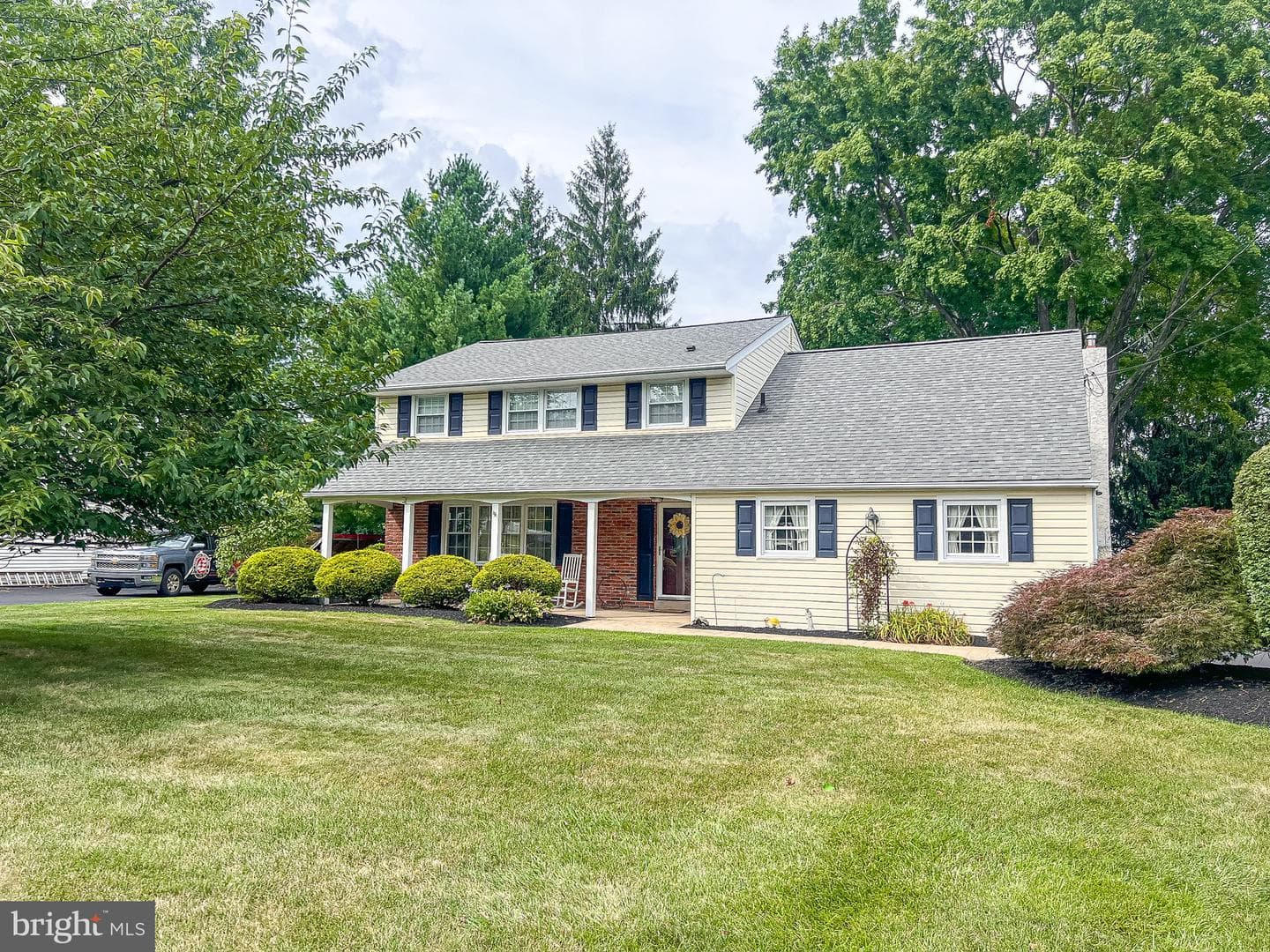 663 Serrill Drive photo 2