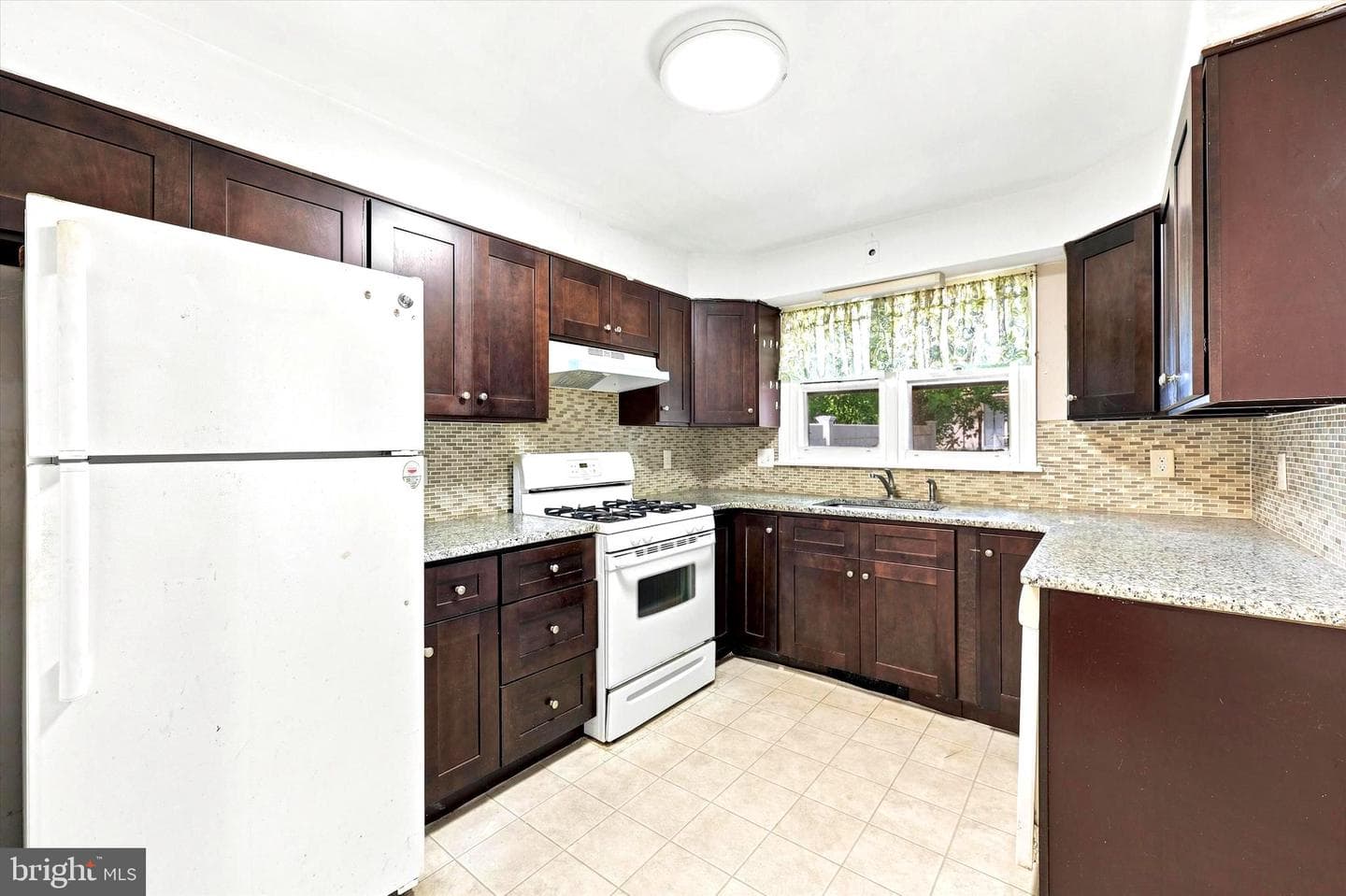 327 Summer Street photo 7