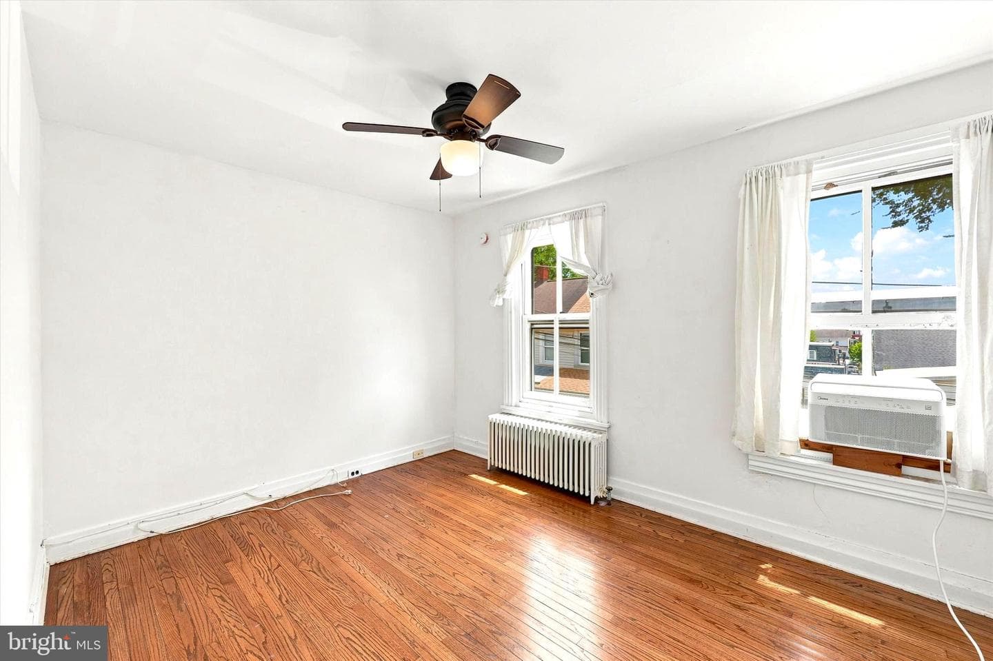 327 Summer Street photo 8