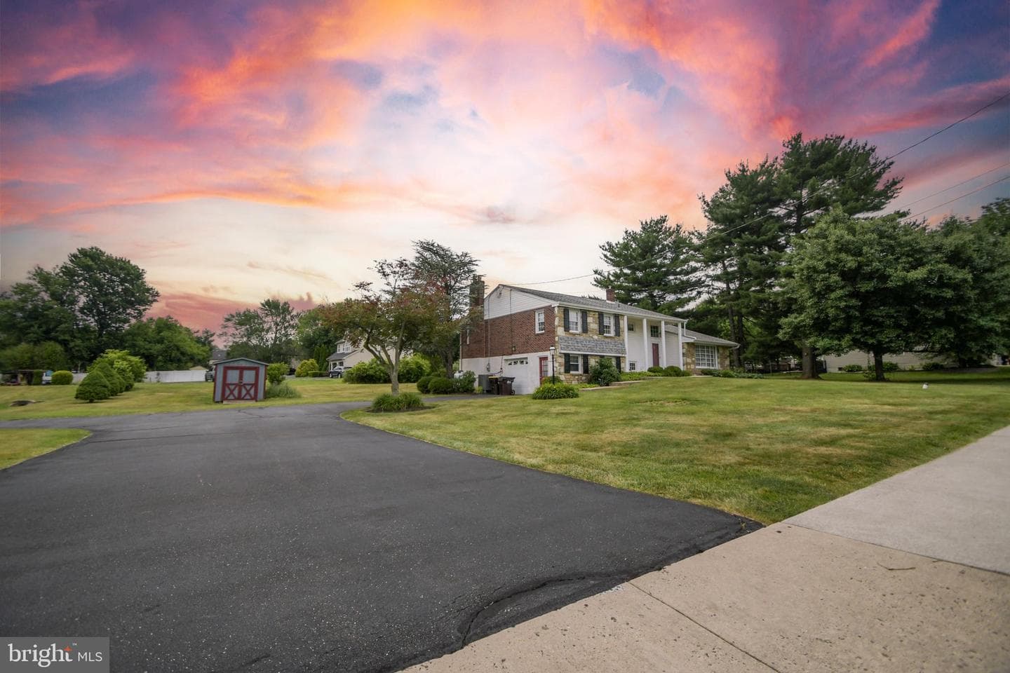 10 E Summit Avenue photo 4
