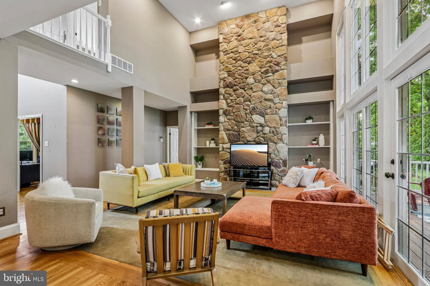 1044 Glendevon Drive photo 4