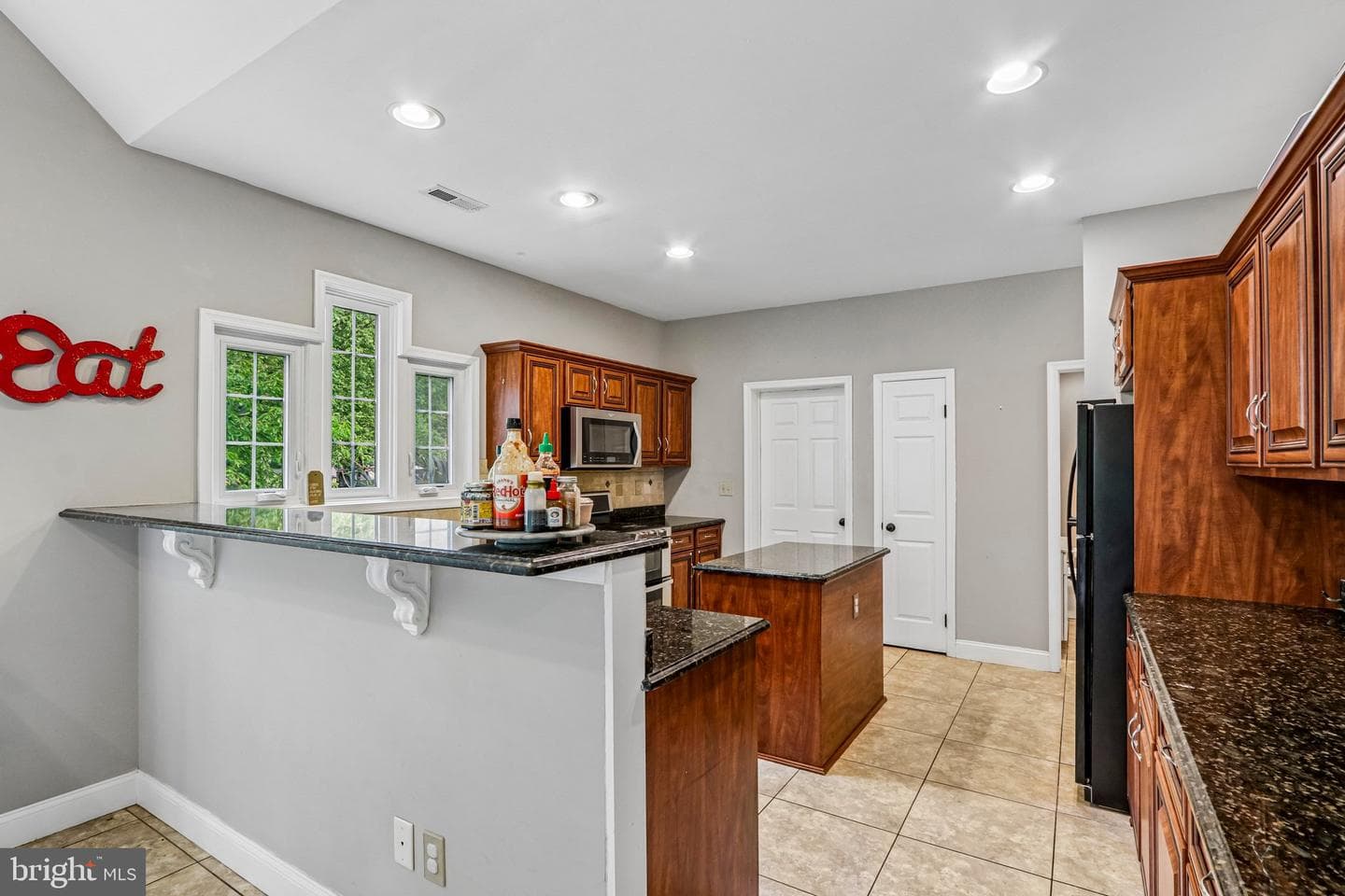 1044 Glendevon Drive photo 9
