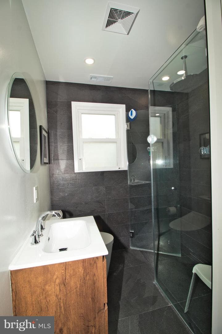 215 Lancaster Avenue photo 13