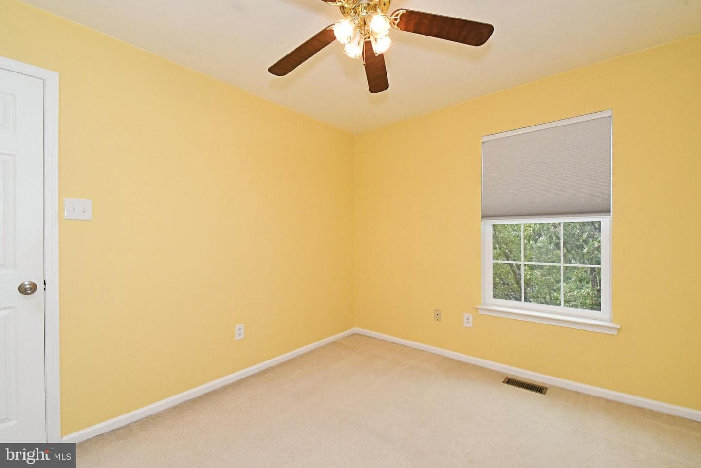 716 Thornhill Drive photo 27