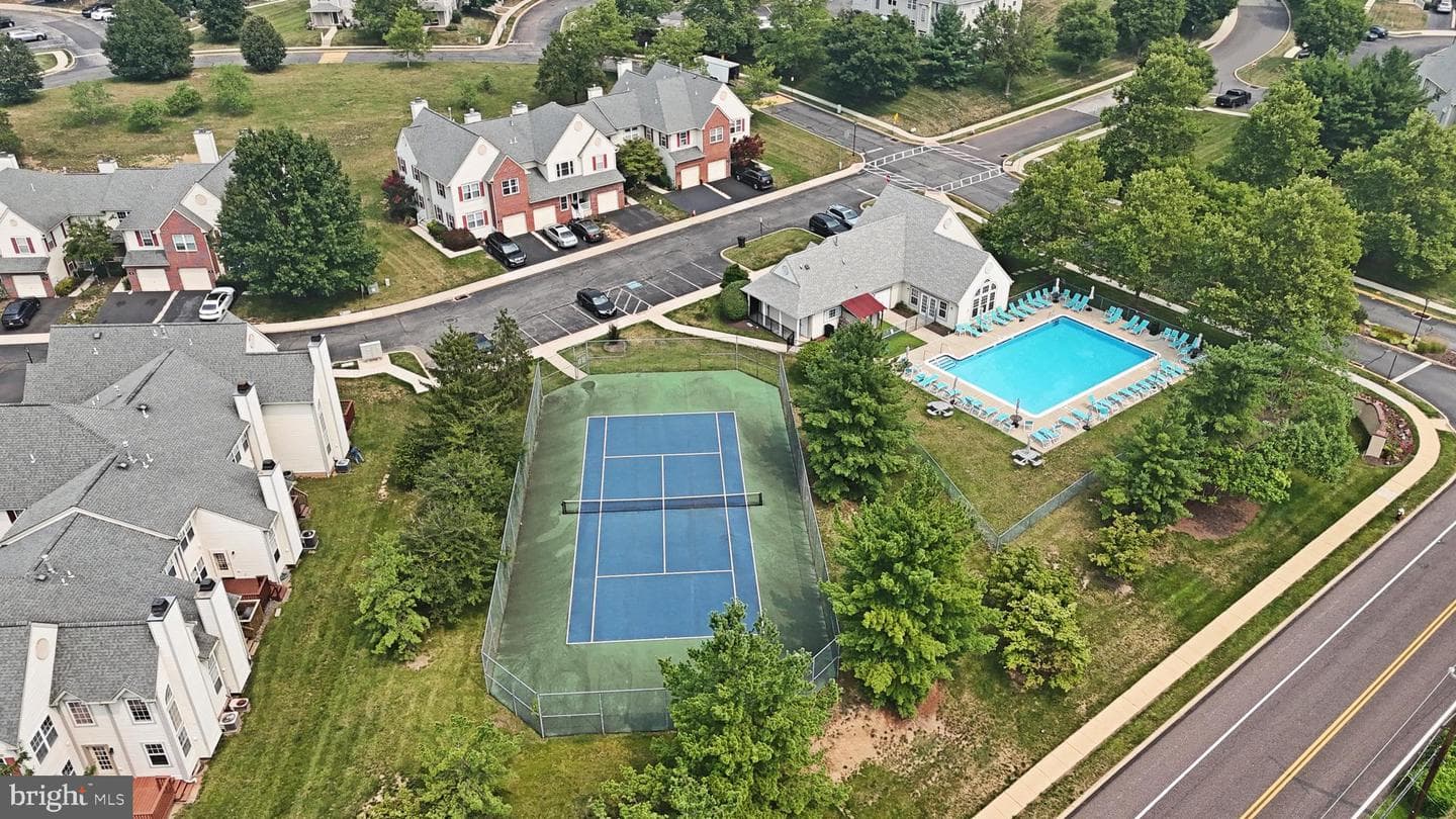 716 Thornhill Drive photo 47