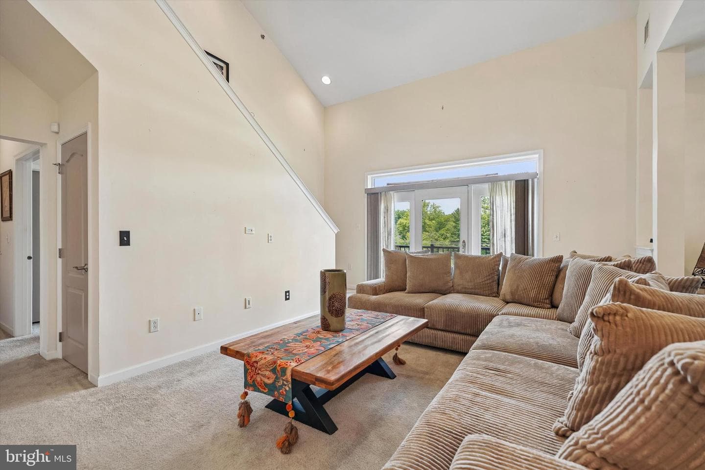 506 Carson Terrace photo 4