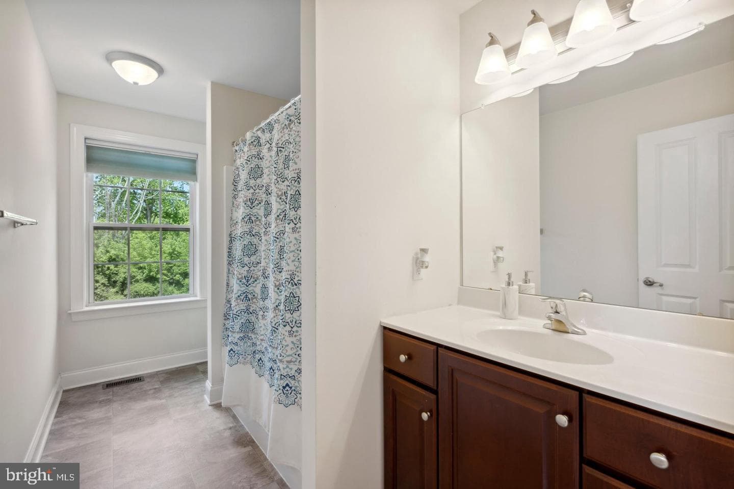 31 Vernon Court photo 16