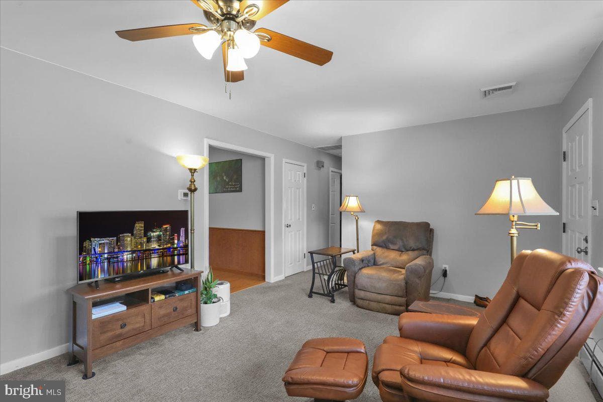 1063 Hale Street photo 9