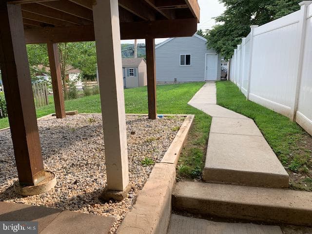 423 E Tenth Avenue photo 40