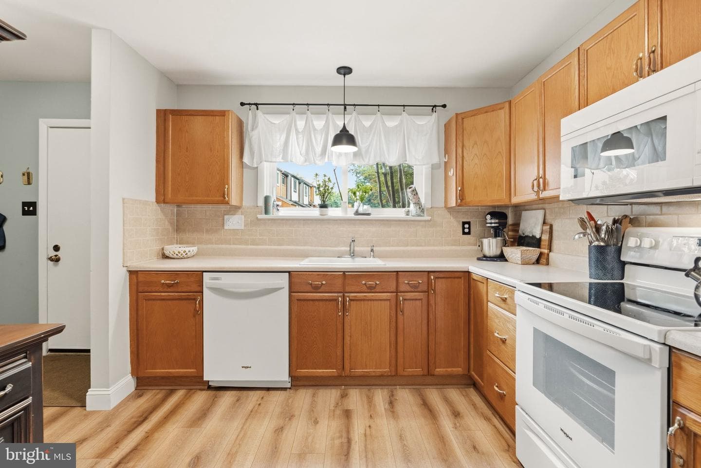 146 Larchwood Court photo 11