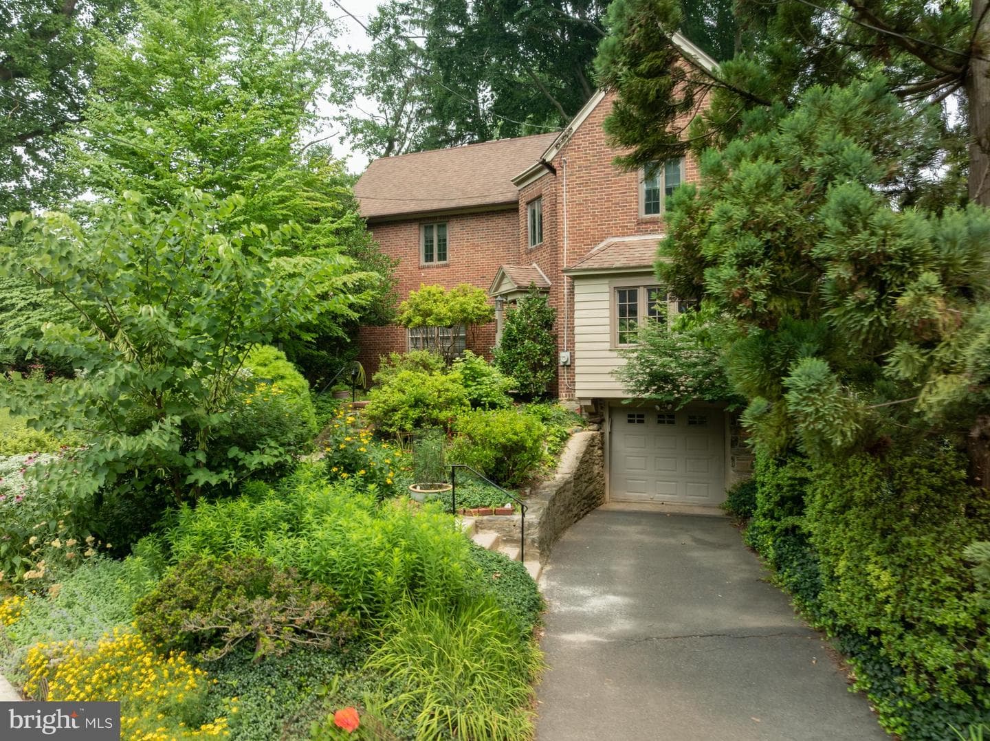 409 E Waverly Road photo 33