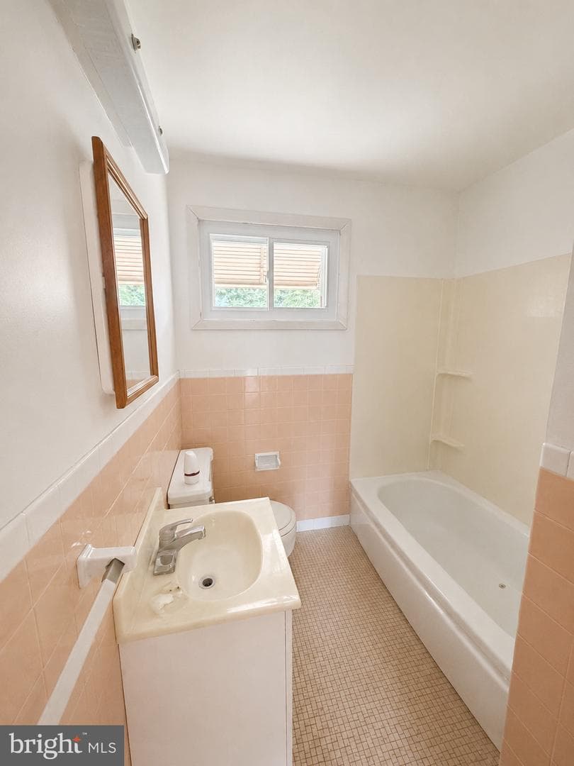 210 Fern Avenue photo 13