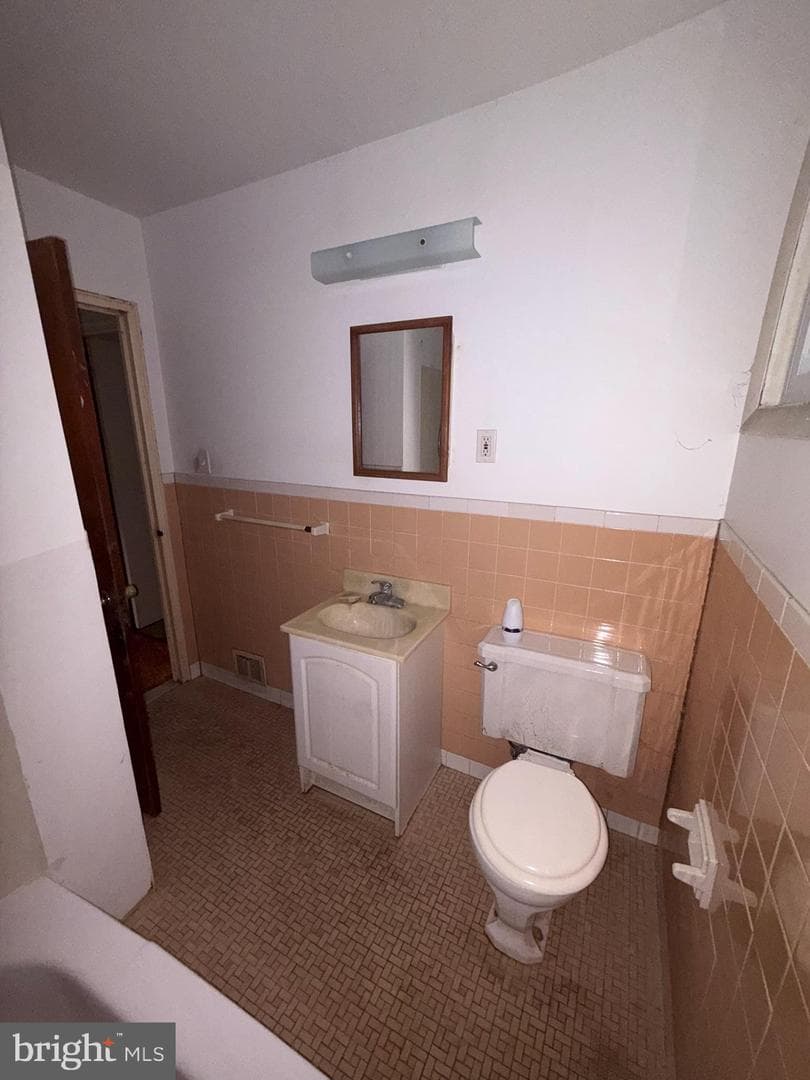 210 Fern Avenue photo 14