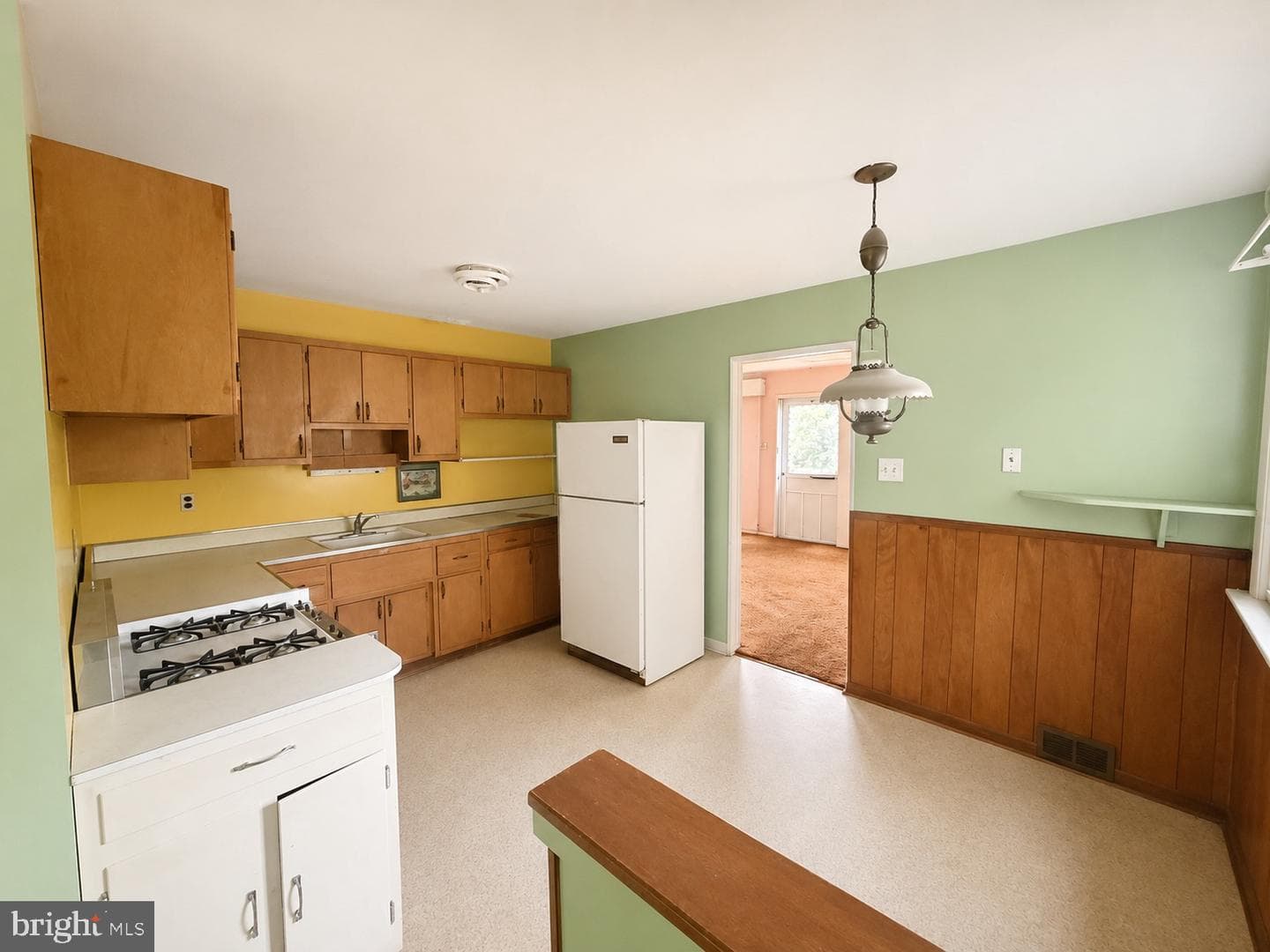 210 Fern Avenue photo 7