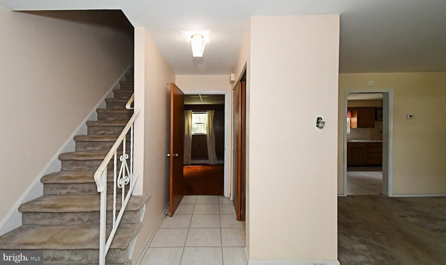 495 Regimental Road photo 5