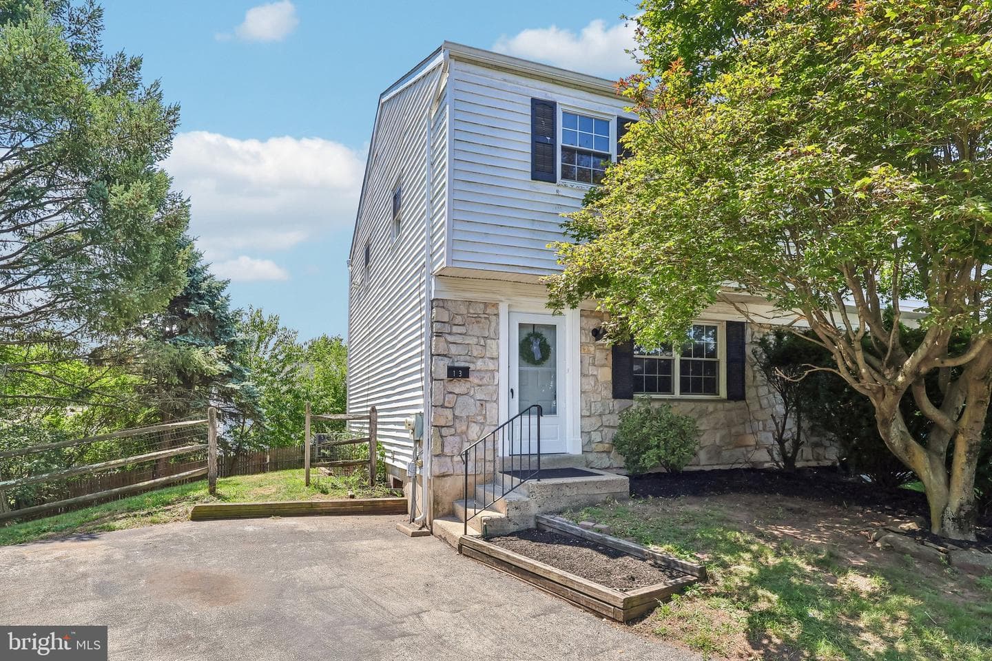 13 Evergreen Road photo 1