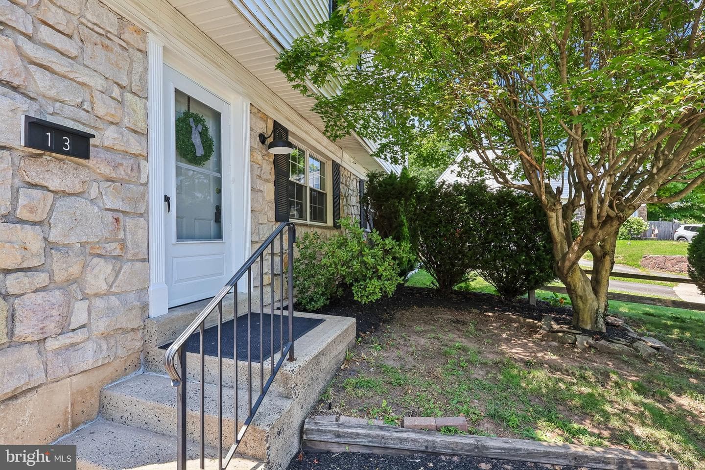 13 Evergreen Road photo 3