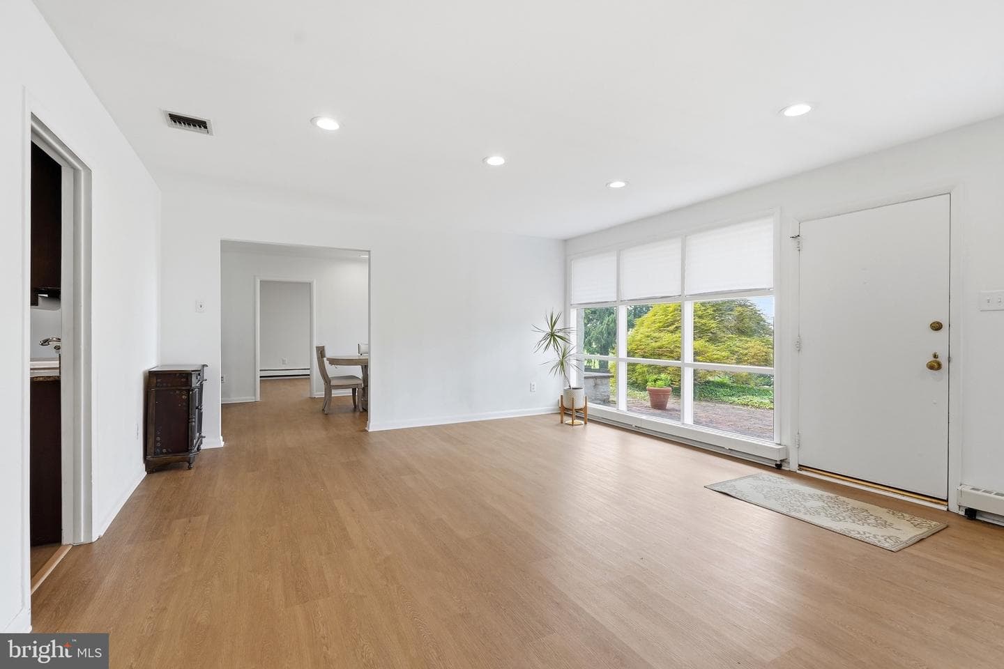 707 Forrest Avenue photo 29