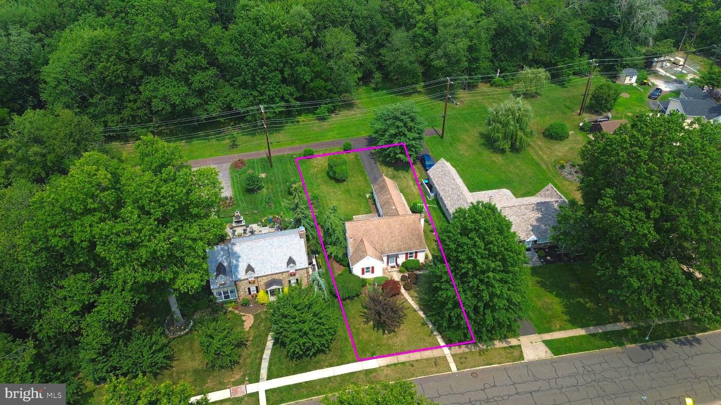121 Oak Drive photo 4
