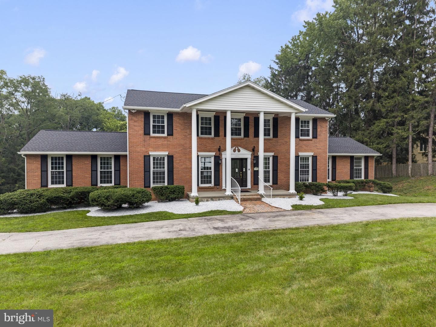 1215 Club House Road photo 2