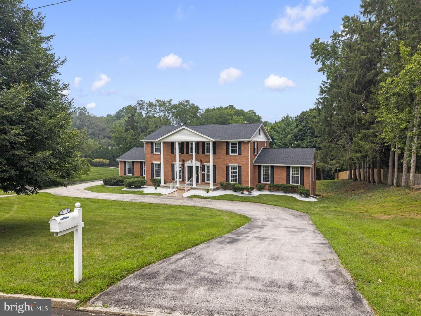 1215 Club House Road photo 4