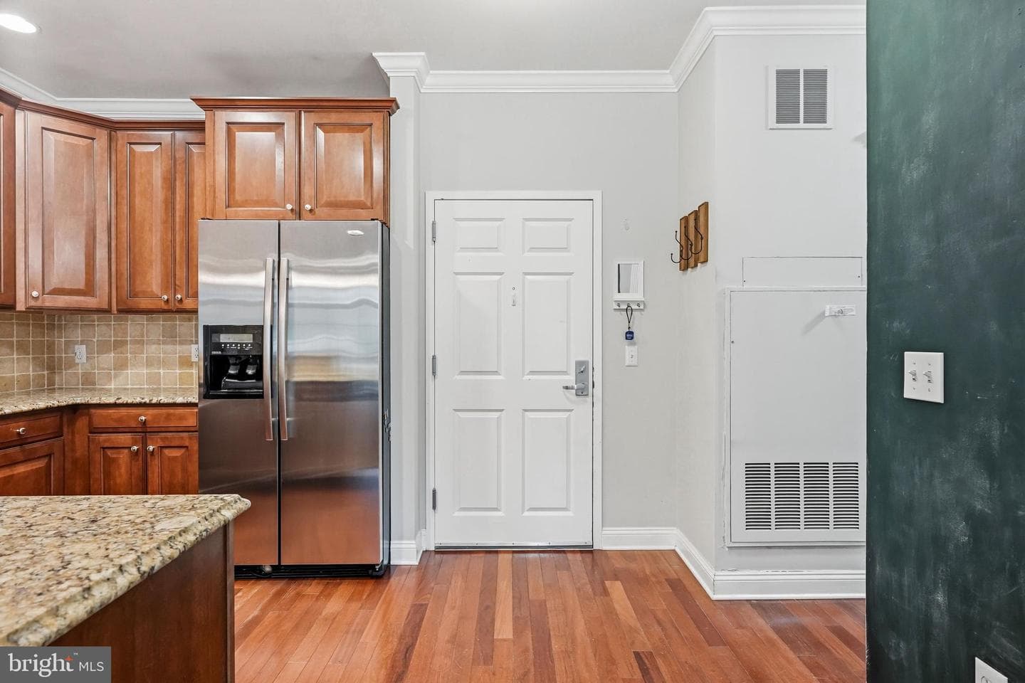 300 W Elm Street #2129 photo 12