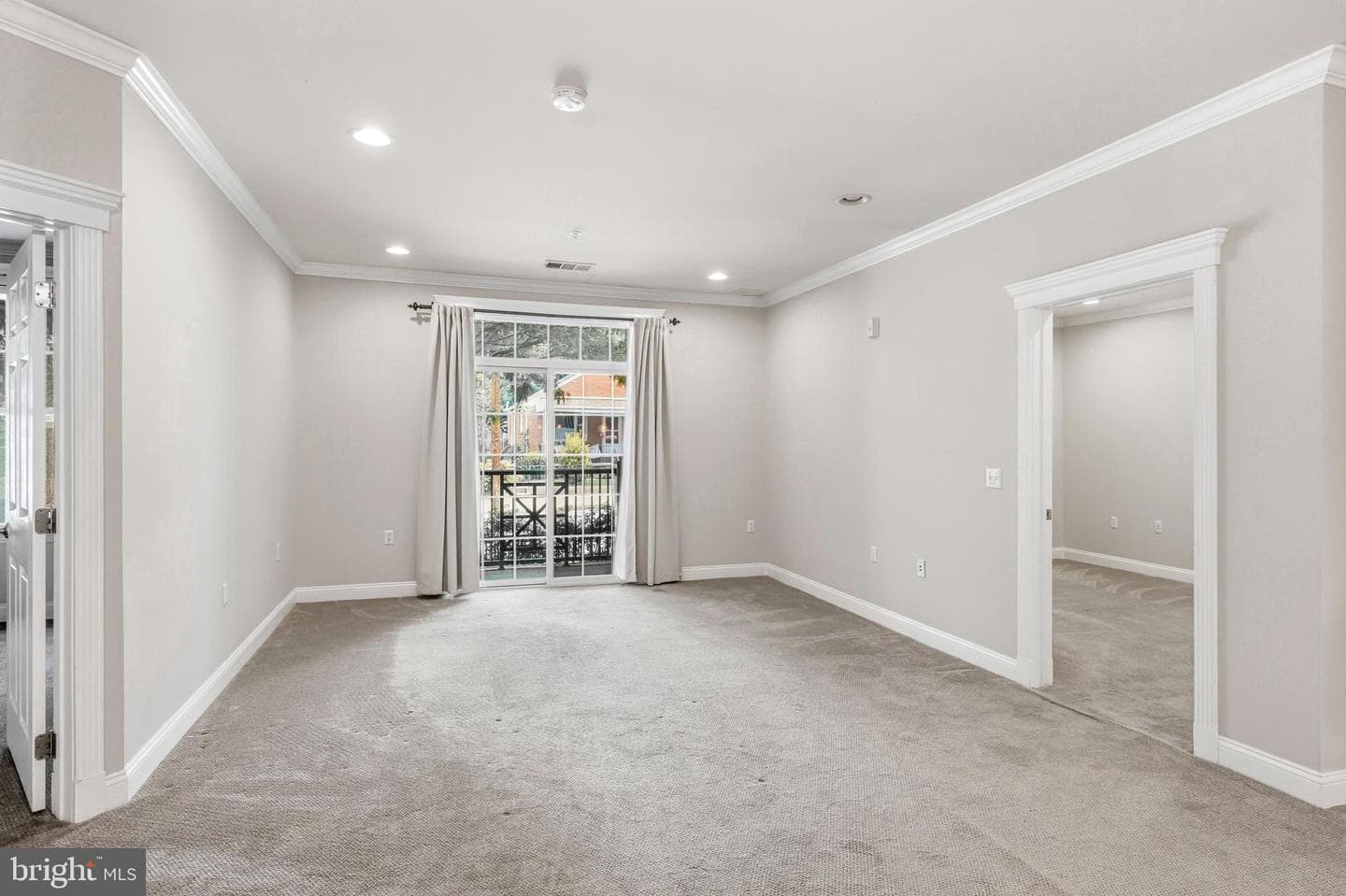 300 W Elm Street #2129 photo 18