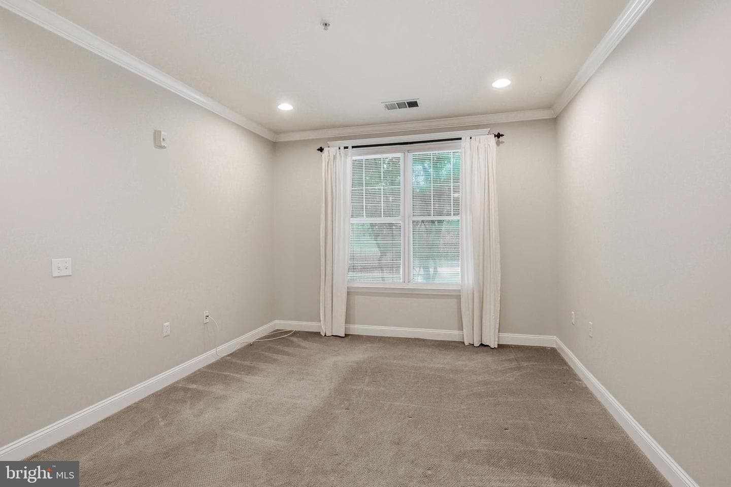 300 W Elm Street #2129 photo 22
