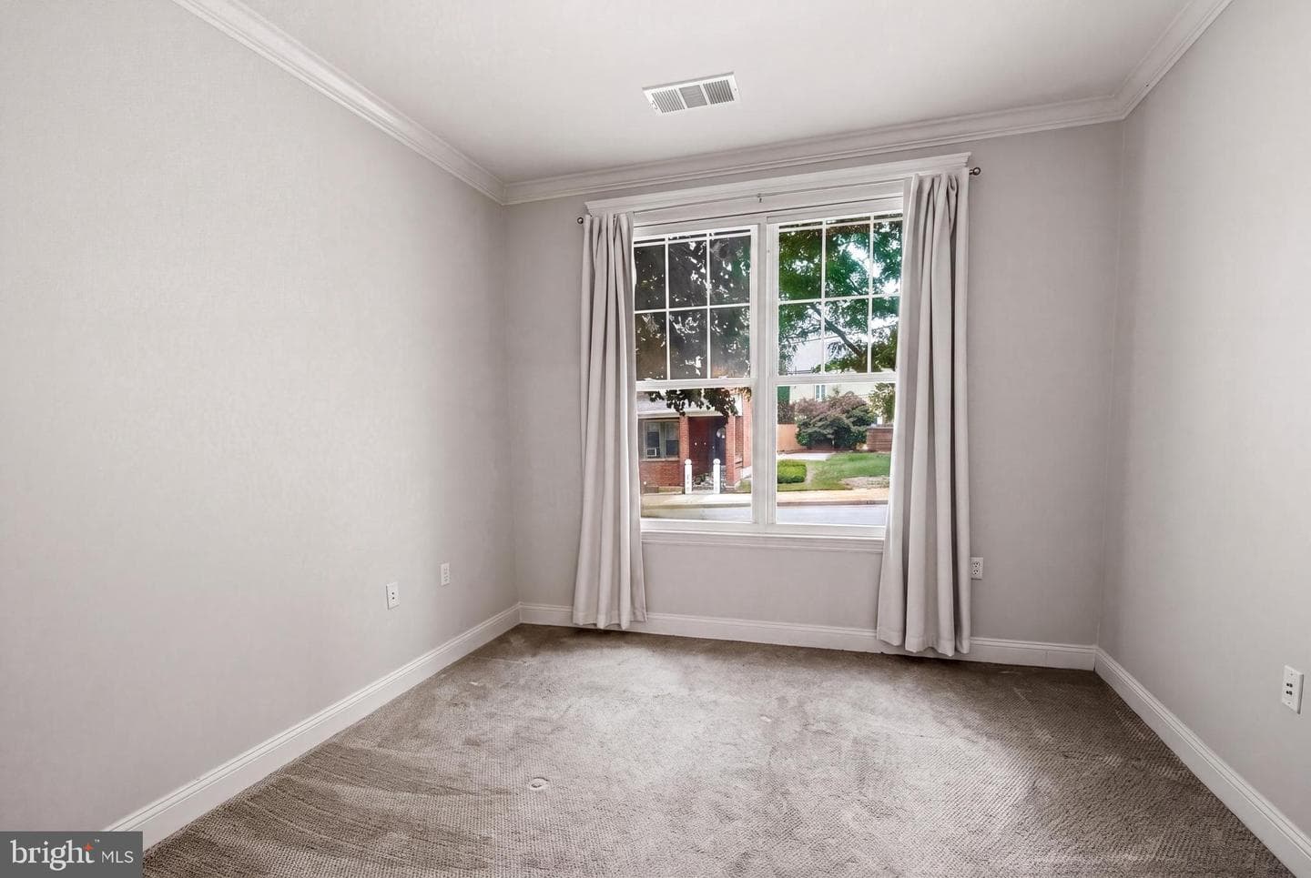 300 W Elm Street #2129 photo 31