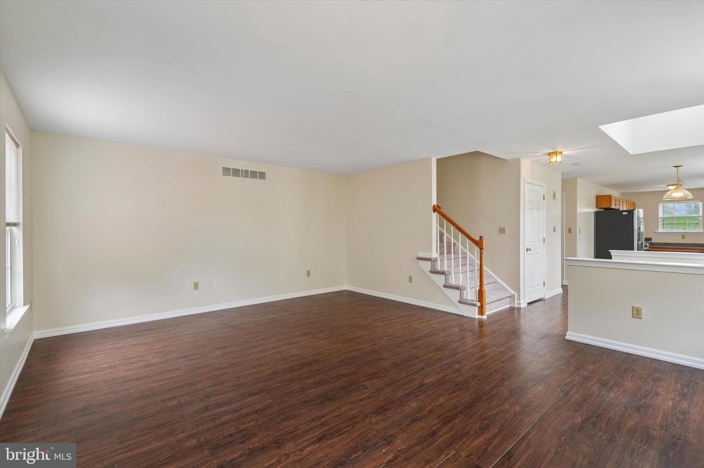 317 W Sixth Street photo 8