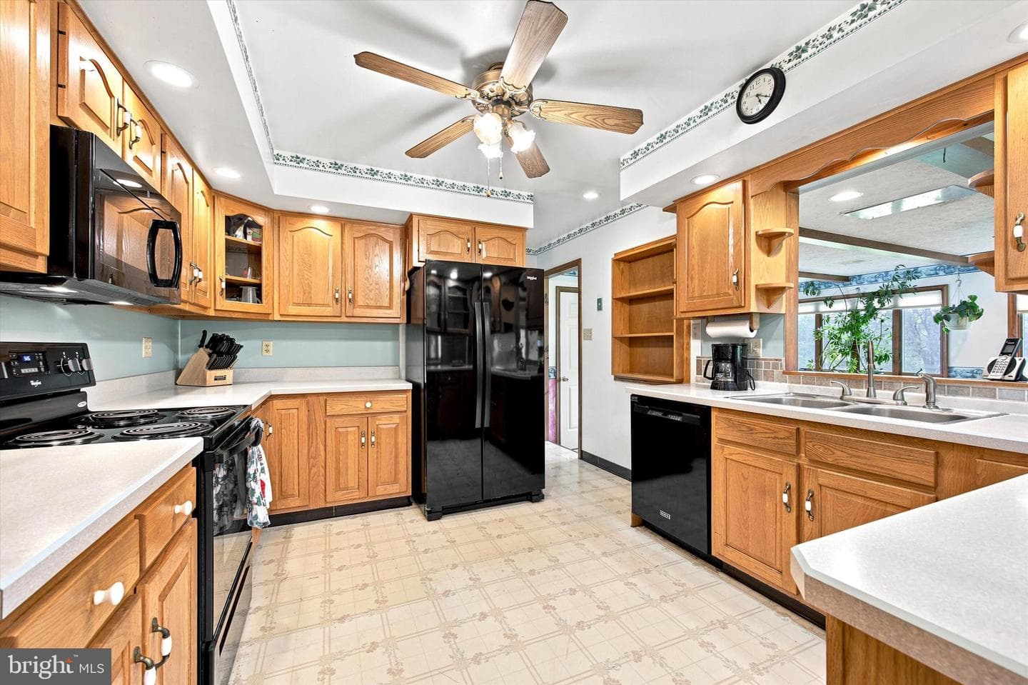 360 Oak Drive photo 8