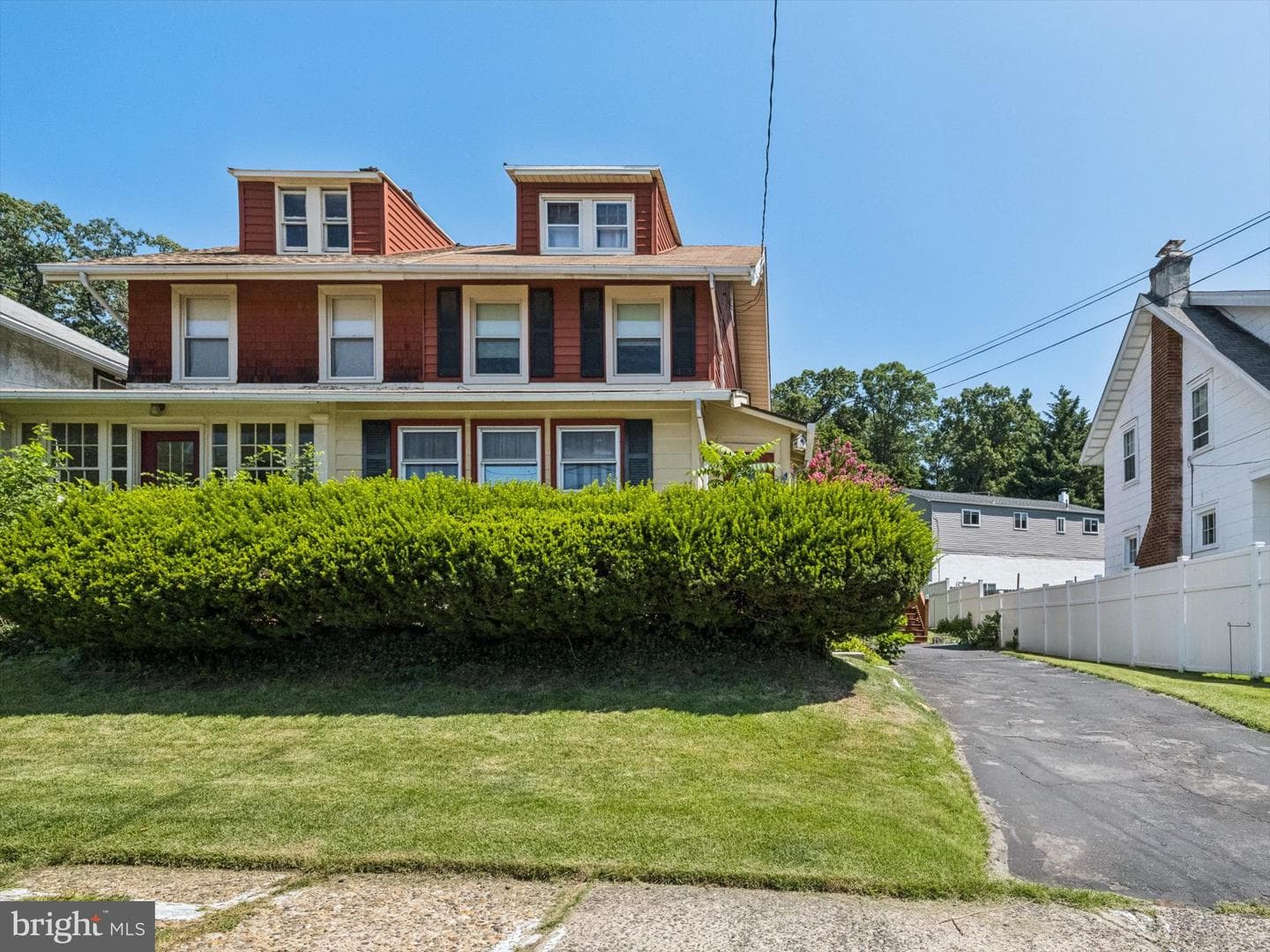 2455 Ardsley Avenue photo 1