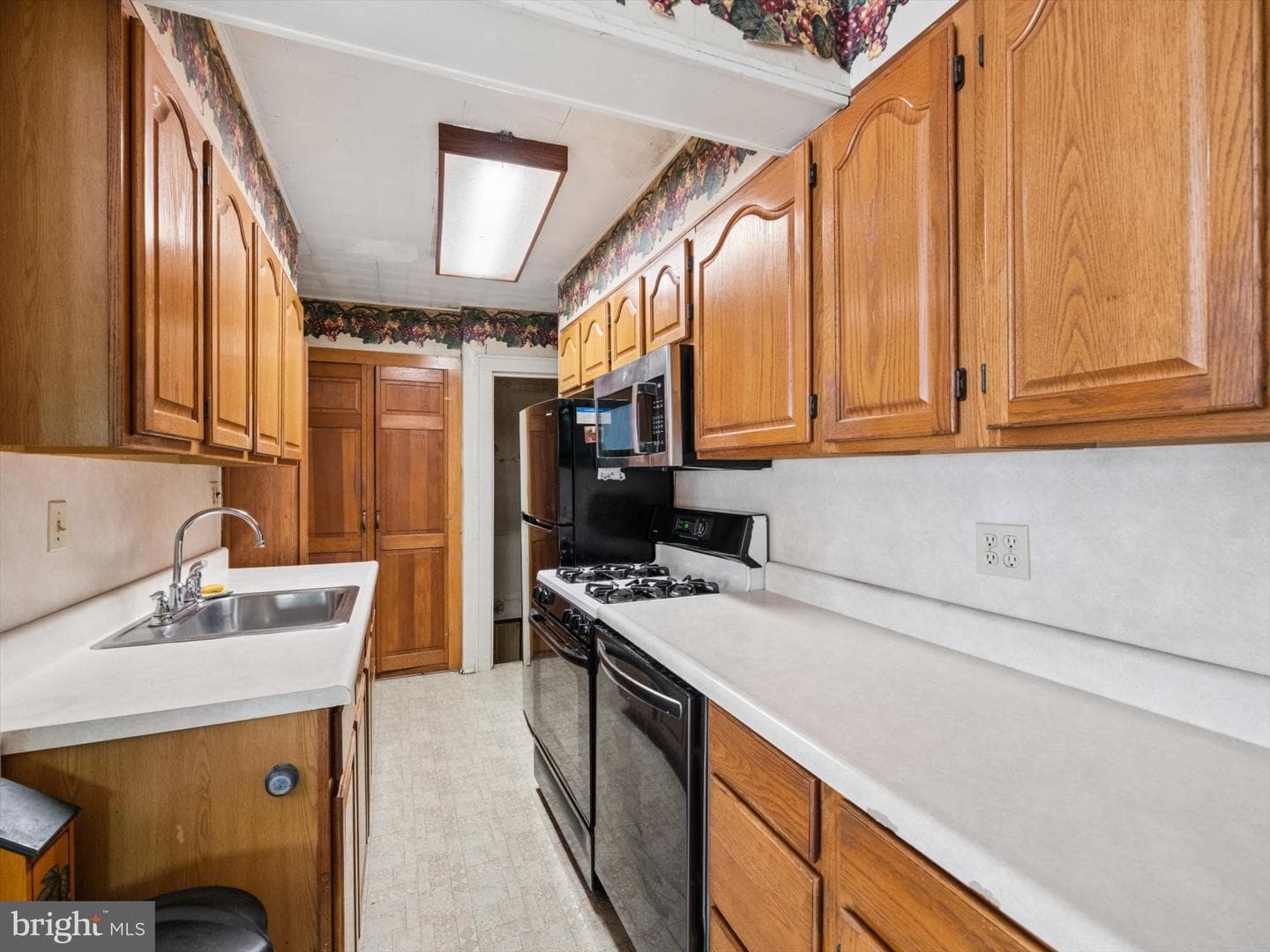 2455 Ardsley Avenue photo 20