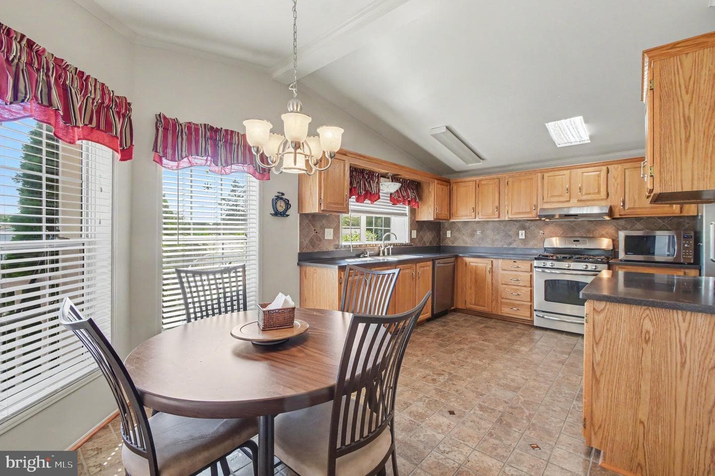 10 Juniper Court W photo 11