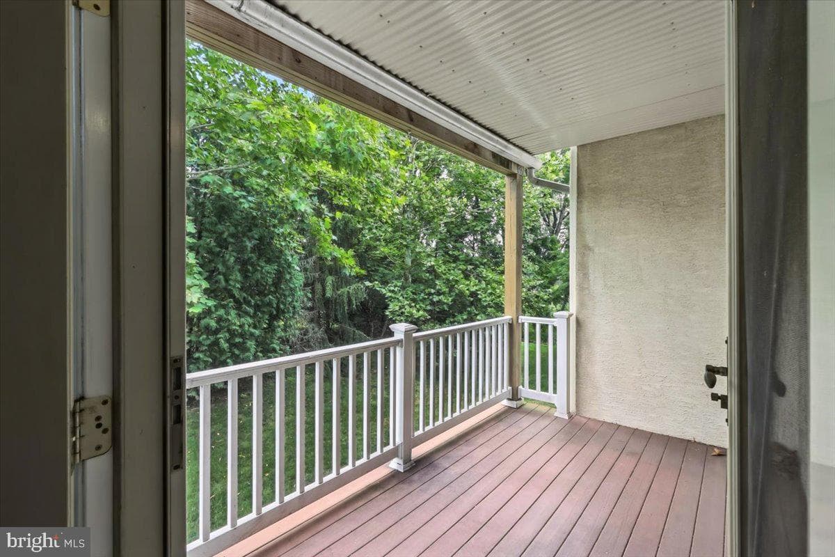 2463 Merri Claude Drive photo 12
