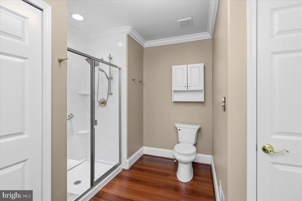 2463 Merri Claude Drive photo 17