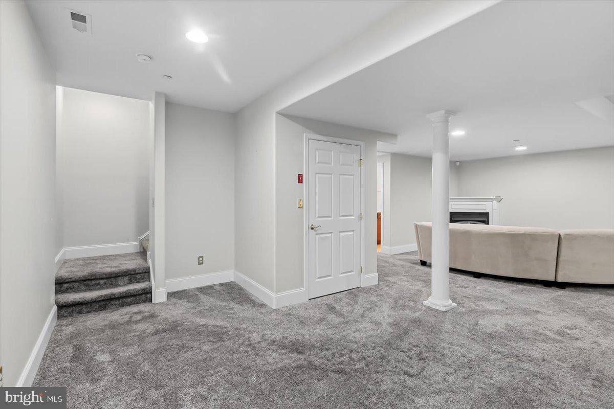 2463 Merri Claude Drive photo 18