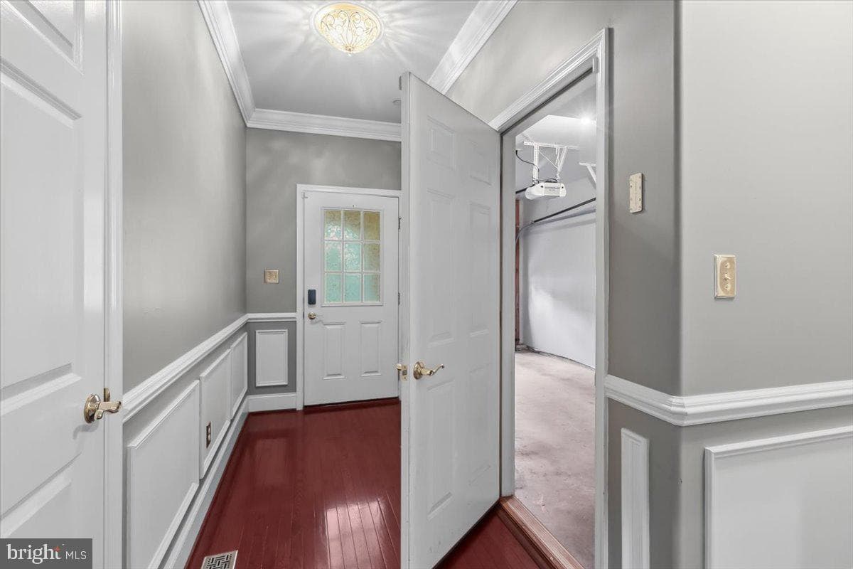 2463 Merri Claude Drive photo 3