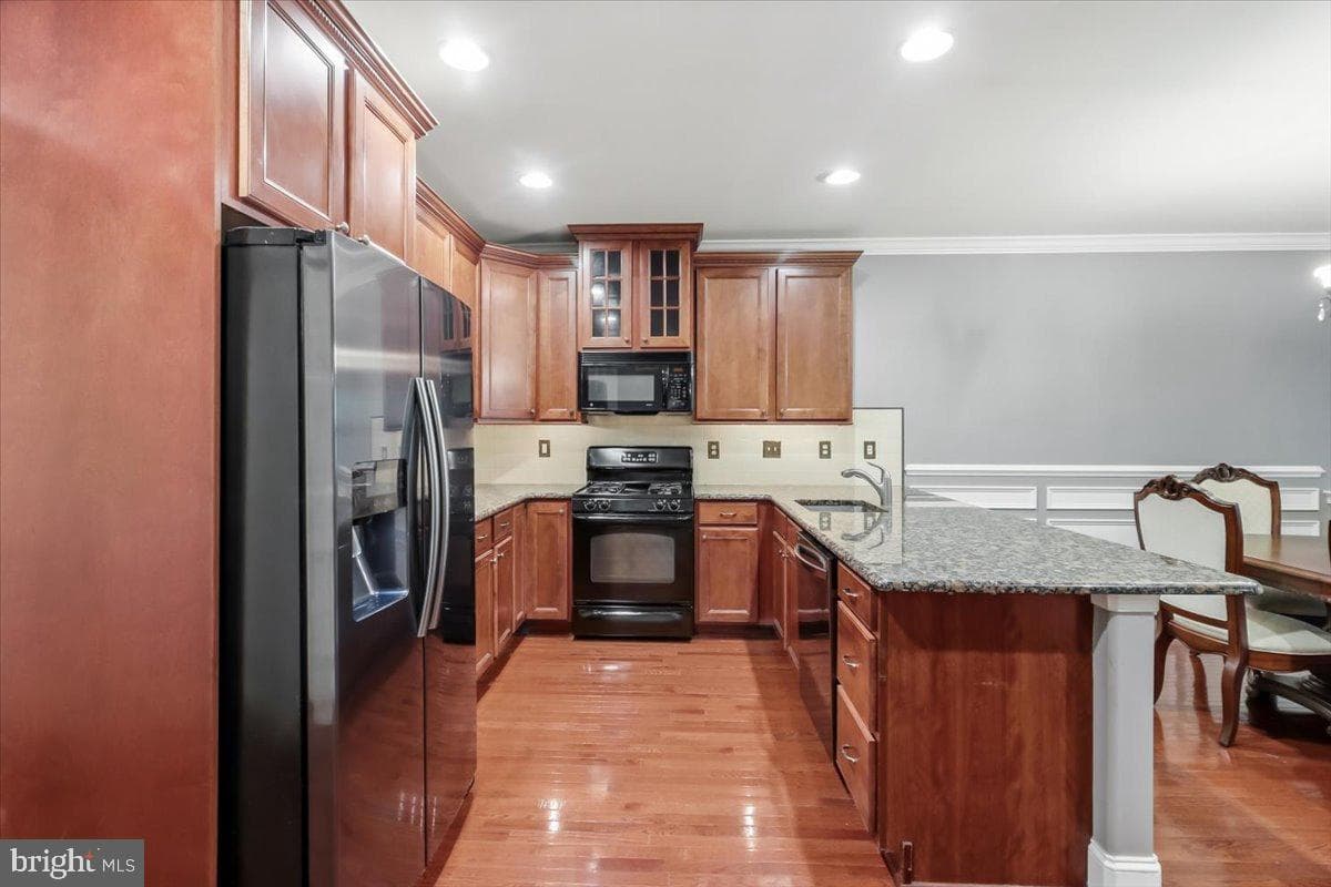 2463 Merri Claude Drive photo 6