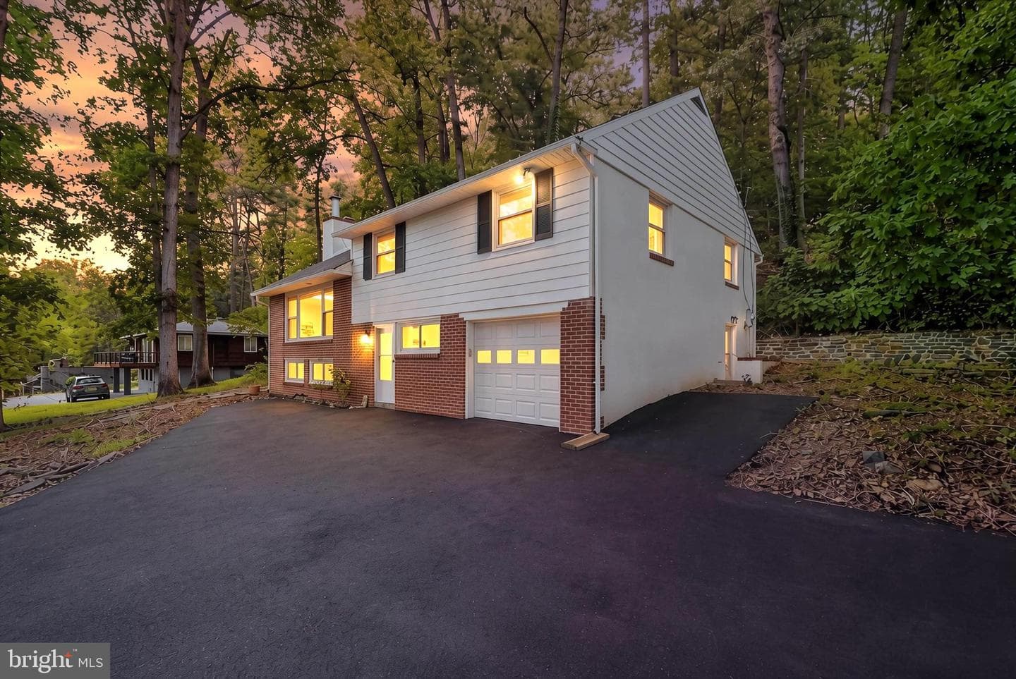 156 Gypsy Lane photo 1