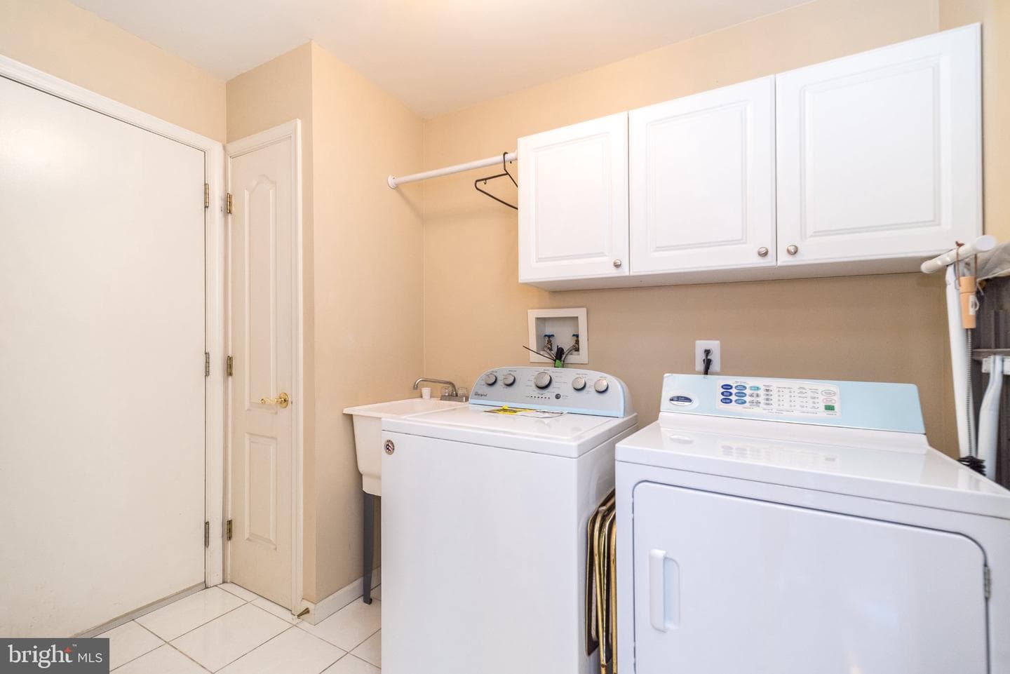1 Crestwood Court photo 32