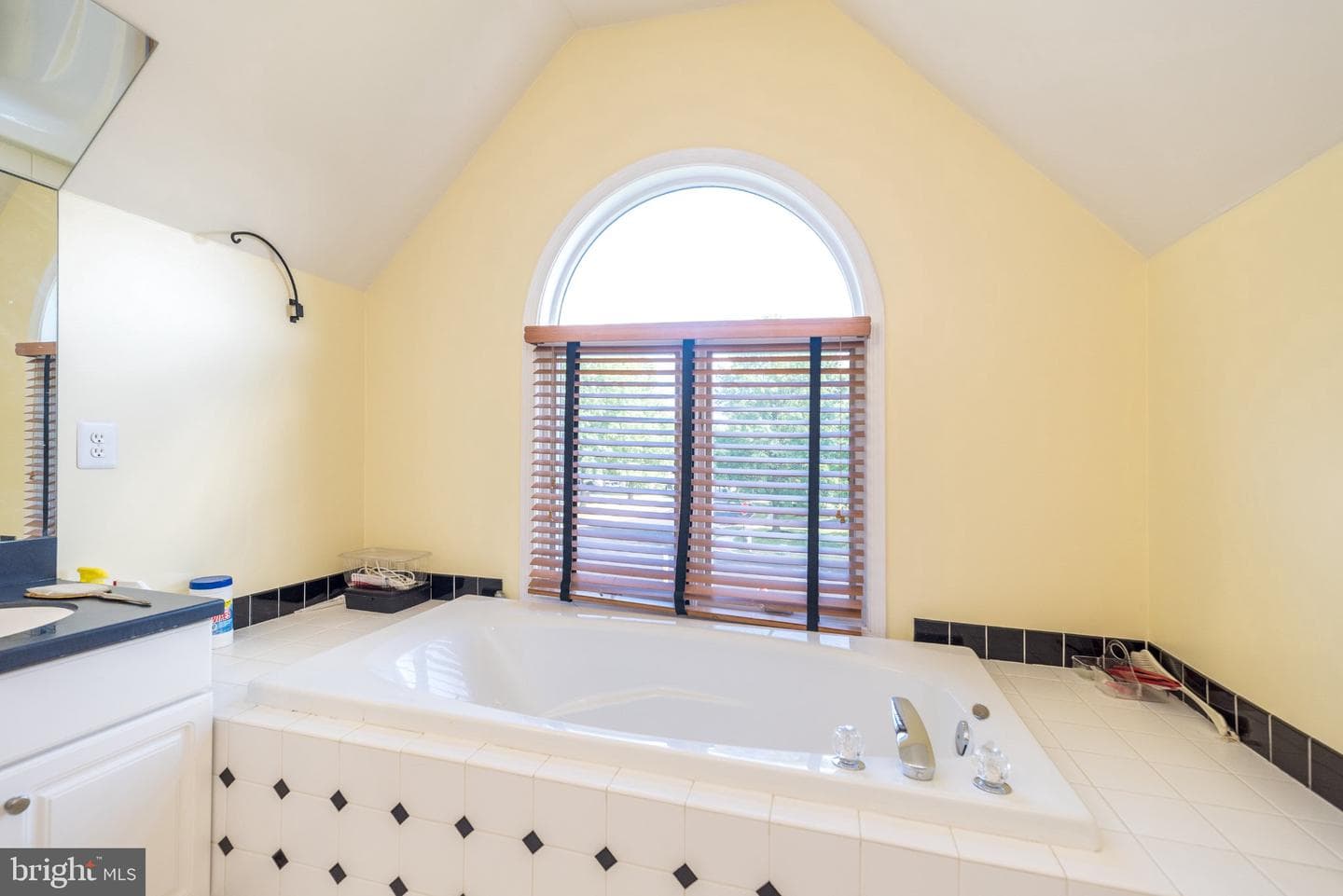 1 Crestwood Court photo 55