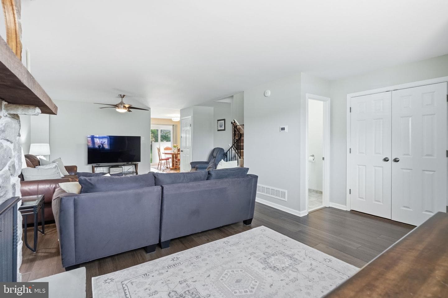 227 Lawndale Avenue photo 11