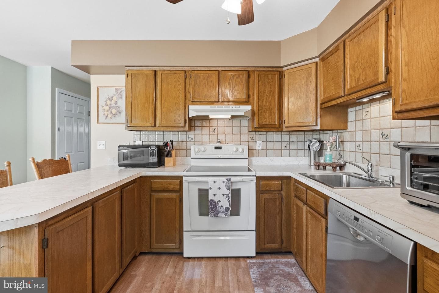 227 Lawndale Avenue photo 17
