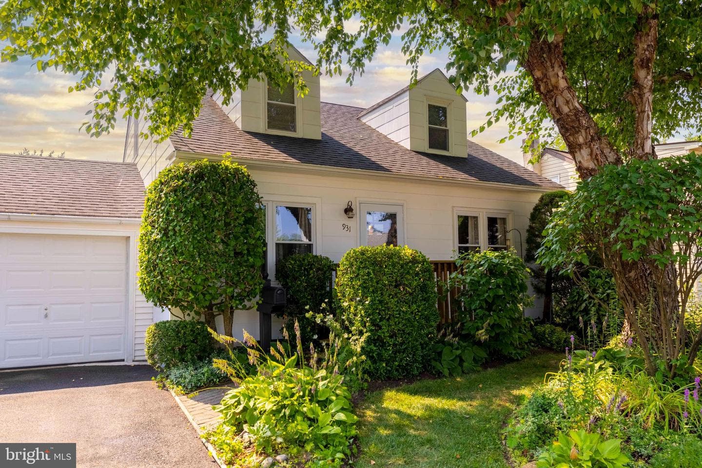 931 Tennis Avenue photo 1
