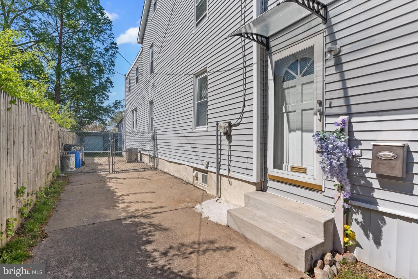 129 Blake Avenue photo 2