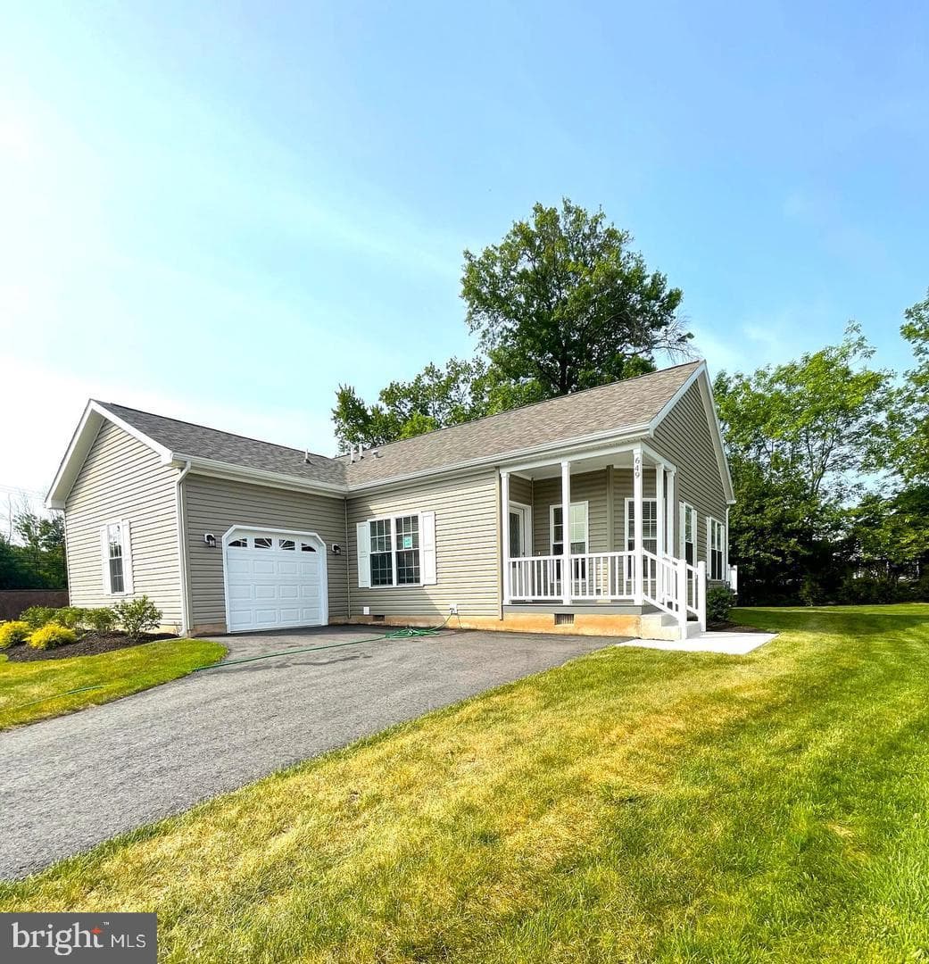 649 Blue Bell Springs Drive photo 1